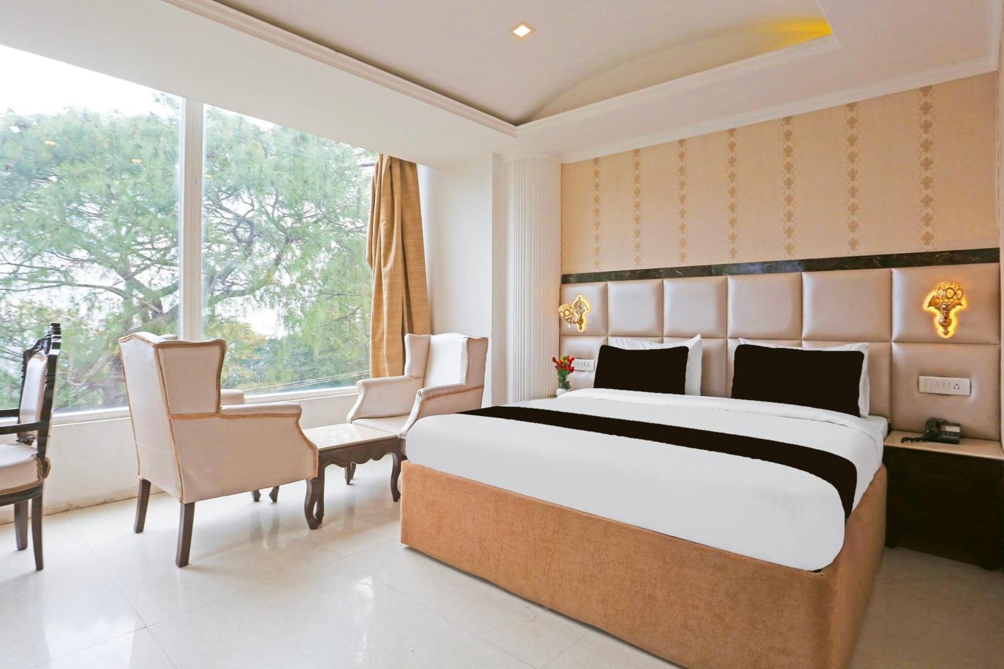 Super Townhouse Oak Dharamshala Near Maximus Mall Eksteriør billede