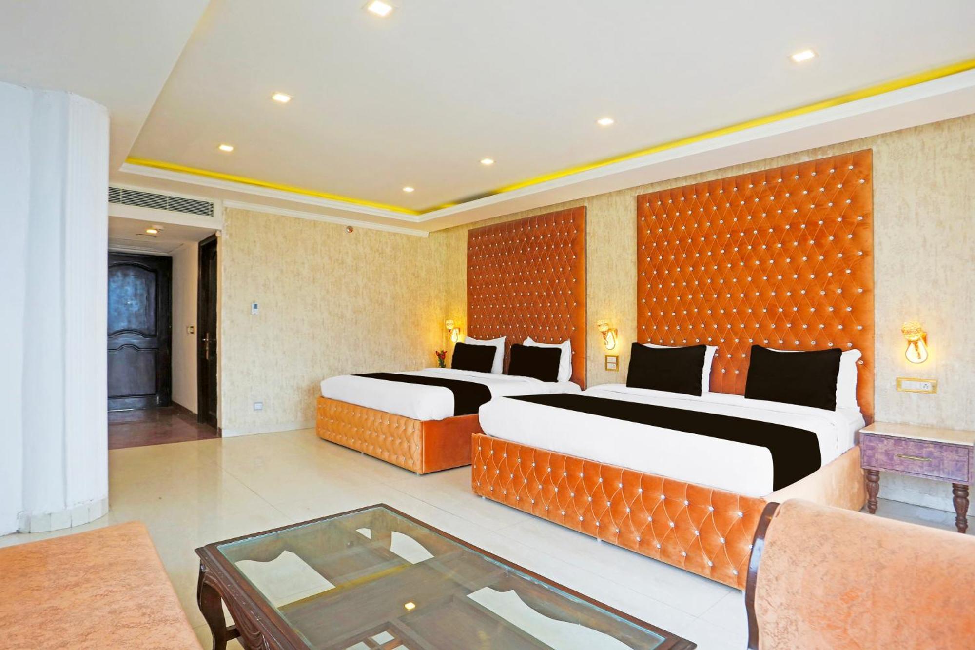 Super Townhouse Oak Dharamshala Near Maximus Mall Eksteriør billede