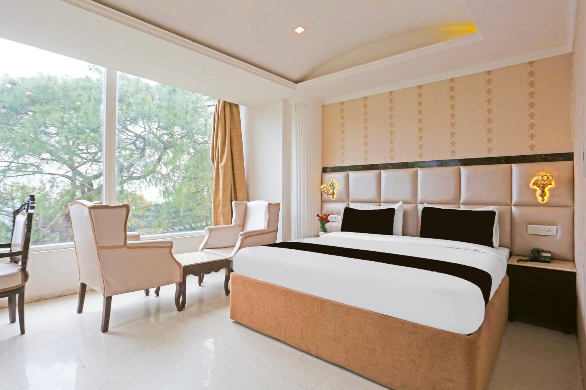 Super Townhouse Oak Dharamshala Near Maximus Mall Eksteriør billede